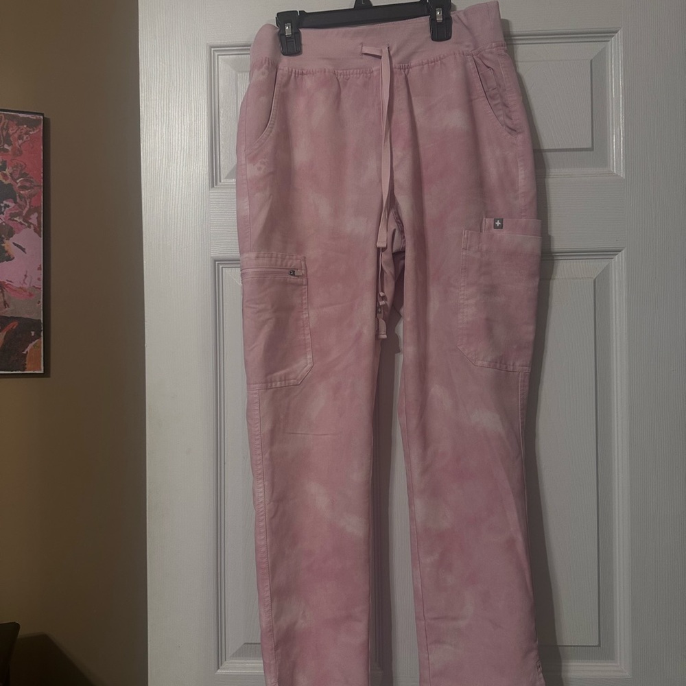 Figs Blush Tie-Dye Scrub set - Picture 2 of 4